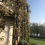 Le Jardin Des Sources Bed & Breakfast 3*