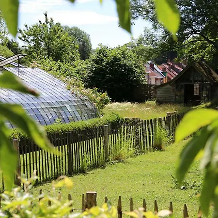 Le Jardin Des Sources Bed and Breakfast